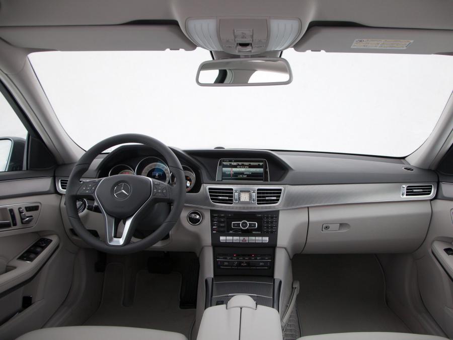  Mercedes-Benz E250 2013 года  (фото 3 из 6)